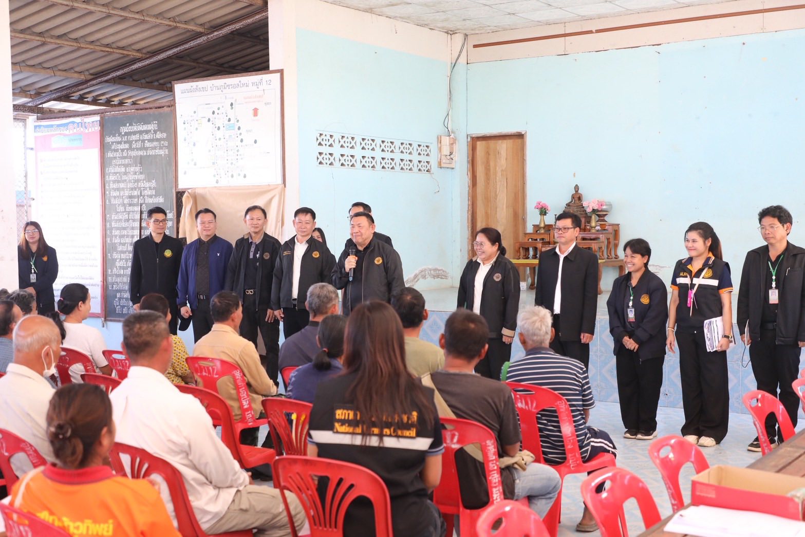 title - “ส.ป.ก. ไม่ทิ้งใครไว้ข้างหลัง” เลขาฯ สั่งลุย ศูนย์เคลื่อนที่ เร่งช่วยเกษตรกรในเขตปฏิรูปที่ดินในพื้นที่เสี่ยงภัย